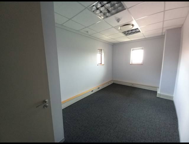 780M² OFFICE TO LET IN BRYANSTON